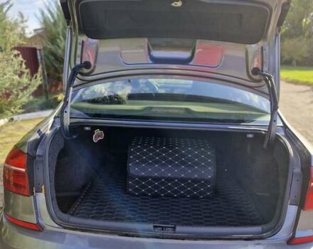 Серый Фольксваген Пассат, объемом двигателя 1.8 л и пробегом 149 тыс. км за 11400 $, фото 4 на Automoto.ua