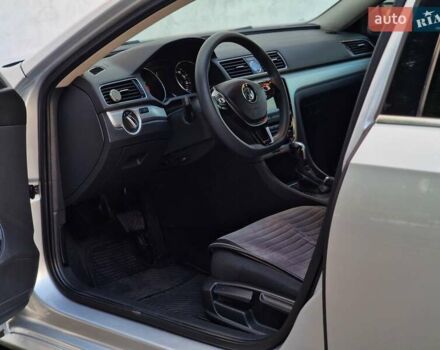 Серый Фольксваген Пассат, объемом двигателя 1.8 л и пробегом 169 тыс. км за 11490 $, фото 37 на Automoto.ua