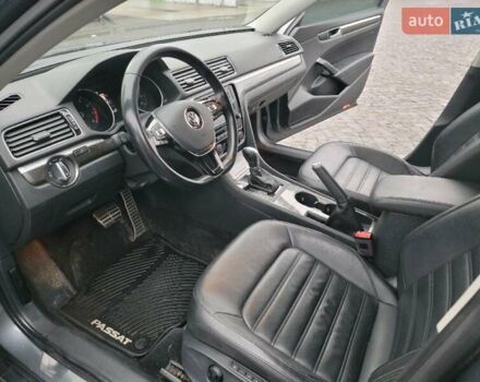 Серый Фольксваген Пассат, объемом двигателя 1.8 л и пробегом 220 тыс. км за 13500 $, фото 5 на Automoto.ua