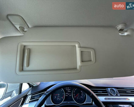 Серый Фольксваген Пассат, объемом двигателя 1.6 л и пробегом 297 тыс. км за 15000 $, фото 79 на Automoto.ua