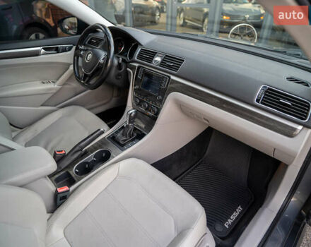 Фольксваген Пассат 2016 в Киеве на Automoto.ua Серый Фольксваген Пассат, объемом двигателя 1.8 л и пробегом 180 тыс. км за 12900 $, фото 31 на Automoto.ua