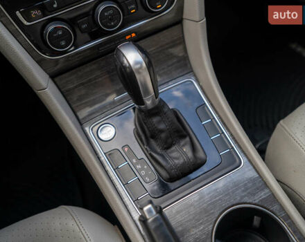 Фольксваген Пассат 2016 в Киеве на Automoto.ua Серый Фольксваген Пассат, объемом двигателя 1.8 л и пробегом 180 тыс. км за 12900 $, фото 23 на Automoto.ua