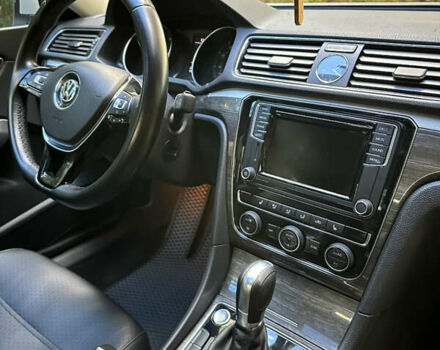 Серый Фольксваген Пассат, объемом двигателя 1.8 л и пробегом 165 тыс. км за 14200 $, фото 20 на Automoto.ua