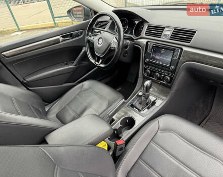 Серый Фольксваген Пассат, объемом двигателя 1.8 л и пробегом 209 тыс. км за 12490 $, фото 34 на Automoto.ua