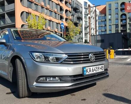 Серый Фольксваген Пассат, объемом двигателя 1.6 л и пробегом 297 тыс. км за 15000 $, фото 4 на Automoto.ua