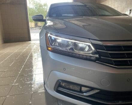 Серый Фольксваген Пассат, объемом двигателя 1.8 л и пробегом 104 тыс. км за 15000 $, фото 2 на Automoto.ua