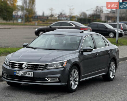Серый Фольксваген Пассат, объемом двигателя 1.8 л и пробегом 129 тыс. км за 14000 $, фото 2 на Automoto.ua