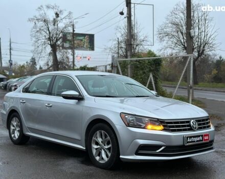 Серый Фольксваген Пассат, объемом двигателя 1.8 л и пробегом 109 тыс. км за 13490 $, фото 2 на Automoto.ua
