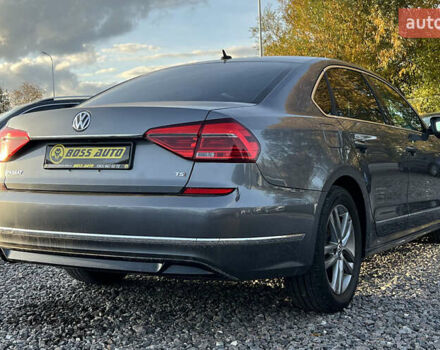 Серый Фольксваген Пассат, объемом двигателя 1.8 л и пробегом 298 тыс. км за 11500 $, фото 5 на Automoto.ua