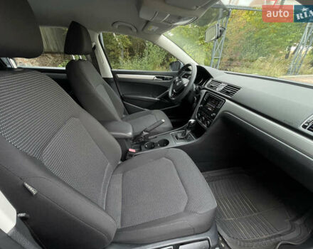 Серый Фольксваген Пассат, объемом двигателя 1.8 л и пробегом 290 тыс. км за 8999 $, фото 30 на Automoto.ua