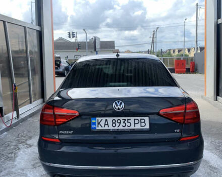 Серый Фольксваген Пассат, объемом двигателя 1.8 л и пробегом 120 тыс. км за 12000 $, фото 5 на Automoto.ua