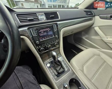 Фольксваген Пассат 2016 в Кременчуге на Automoto.ua Серый Фольксваген Пассат, объемом двигателя 1.8 л и пробегом 176 тыс. км за 12800 $, фото 1 на Automoto.ua