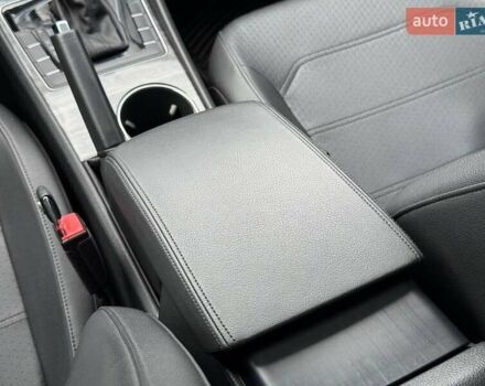 Серый Фольксваген Пассат, объемом двигателя 1.78 л и пробегом 177 тыс. км за 12400 $, фото 37 на Automoto.ua