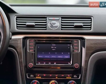 Серый Фольксваген Пассат, объемом двигателя 1.8 л и пробегом 185 тыс. км за 12800 $, фото 43 на Automoto.ua