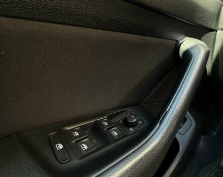 Серый Фольксваген Пассат, объемом двигателя 1.6 л и пробегом 297 тыс. км за 15000 $, фото 76 на Automoto.ua