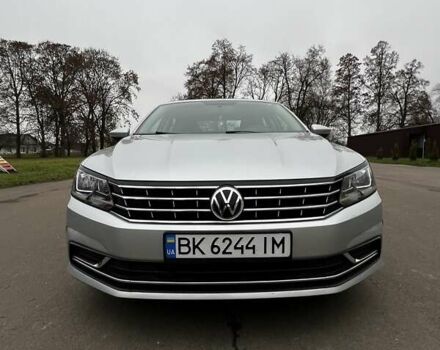 Серый Фольксваген Пассат, объемом двигателя 1.8 л и пробегом 190 тыс. км за 16000 $, фото 1 на Automoto.ua