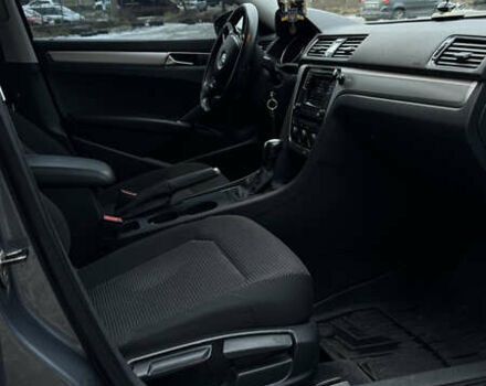 Серый Фольксваген Пассат, объемом двигателя 1.8 л и пробегом 154 тыс. км за 12500 $, фото 25 на Automoto.ua