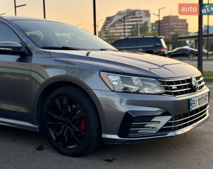 Серый Фольксваген Пассат, объемом двигателя 1.8 л и пробегом 118 тыс. км за 12899 $, фото 4 на Automoto.ua