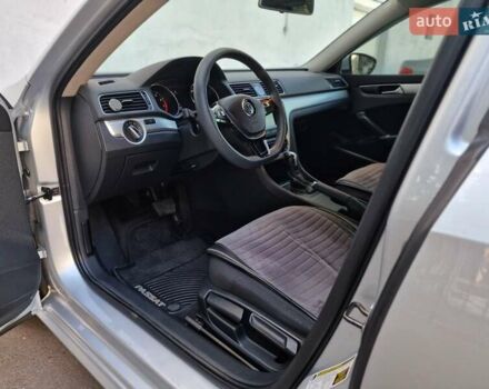 Серый Фольксваген Пассат, объемом двигателя 1.8 л и пробегом 169 тыс. км за 11490 $, фото 34 на Automoto.ua