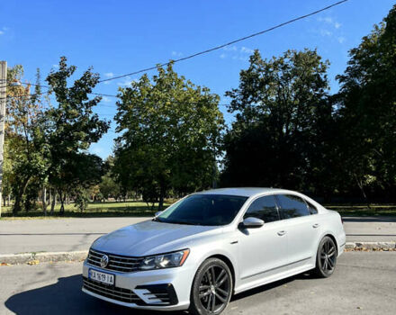 Серый Фольксваген Пассат, объемом двигателя 1.8 л и пробегом 157 тыс. км за 14800 $, фото 1 на Automoto.ua