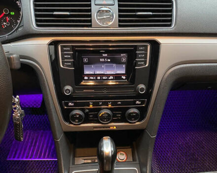 Серый Фольксваген Пассат, объемом двигателя 1.8 л и пробегом 245 тыс. км за 12500 $, фото 24 на Automoto.ua