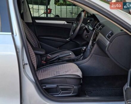 Серый Фольксваген Пассат, объемом двигателя 1.8 л и пробегом 169 тыс. км за 11490 $, фото 44 на Automoto.ua