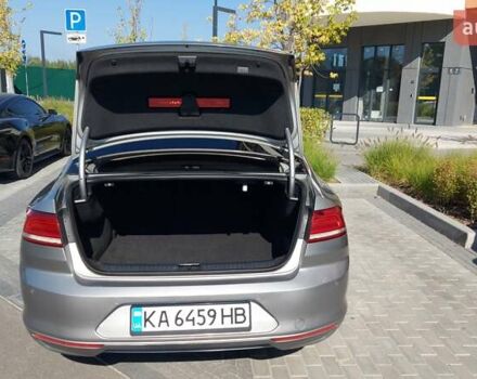 Серый Фольксваген Пассат, объемом двигателя 1.6 л и пробегом 297 тыс. км за 15000 $, фото 19 на Automoto.ua