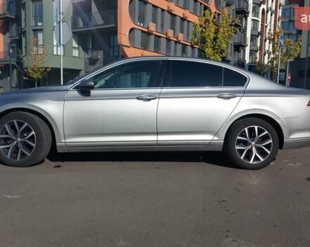 Серый Фольксваген Пассат, объемом двигателя 1.6 л и пробегом 297 тыс. км за 15000 $, фото 6 на Automoto.ua