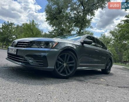 Серый Фольксваген Пассат, объемом двигателя 1.8 л и пробегом 195 тыс. км за 13600 $, фото 3 на Automoto.ua