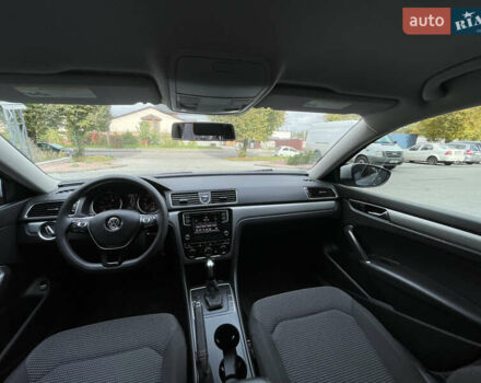 Серый Фольксваген Пассат, объемом двигателя 1.8 л и пробегом 290 тыс. км за 8999 $, фото 27 на Automoto.ua