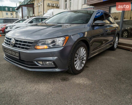 Фольксваген Пассат 2016 в Киеве на Automoto.ua Серый Фольксваген Пассат, объемом двигателя 1.8 л и пробегом 180 тыс. км за 12900 $, фото 2 на Automoto.ua
