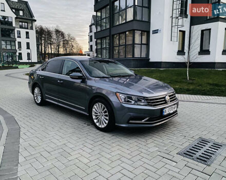 Серый Фольксваген Пассат, объемом двигателя 1.8 л и пробегом 186 тыс. км за 11500 $, фото 5 на Automoto.ua