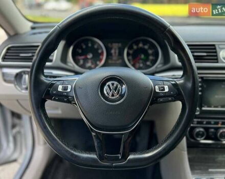 Сірий Фольксваген Пассат, об'ємом двигуна 1.8 л та пробігом 201 тис. км за 12500 $, фото 10 на Automoto.ua