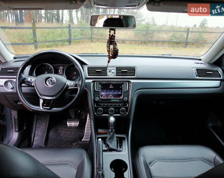 Сірий Фольксваген Пассат, об'ємом двигуна 1.8 л та пробігом 125 тис. км за 16399 $, фото 10 на Automoto.ua