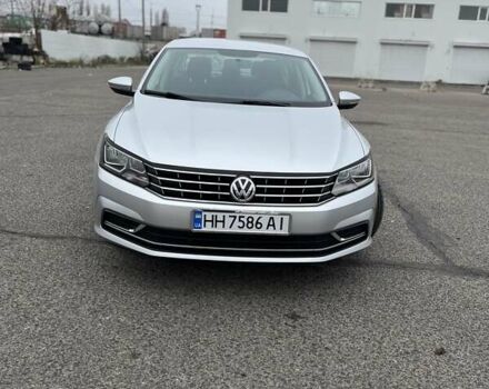 Серый Фольксваген Пассат, объемом двигателя 1.8 л и пробегом 176 тыс. км за 12800 $, фото 1 на Automoto.ua