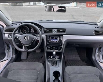 Серый Фольксваген Пассат, объемом двигателя 1.8 л и пробегом 176 тыс. км за 12800 $, фото 10 на Automoto.ua