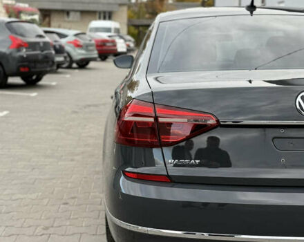 Серый Фольксваген Пассат, объемом двигателя 1.8 л и пробегом 255 тыс. км за 12500 $, фото 50 на Automoto.ua