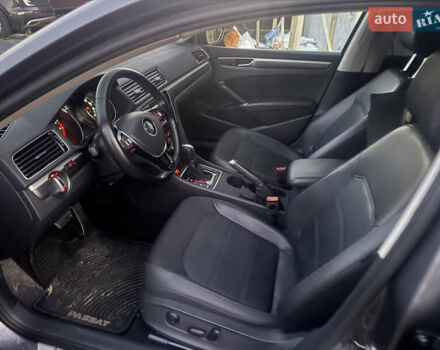 Серый Фольксваген Пассат, объемом двигателя 1.8 л и пробегом 73 тыс. км за 8500 $, фото 6 на Automoto.ua