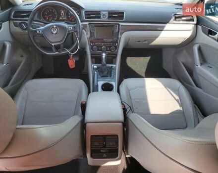 Серый Фольксваген Пассат, объемом двигателя 1.8 л и пробегом 144 тыс. км за 1600 $, фото 7 на Automoto.ua