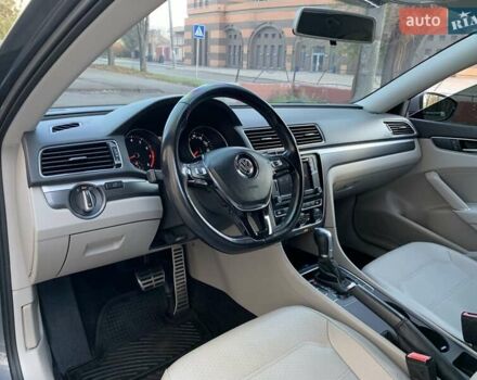 Серый Фольксваген Пассат, объемом двигателя 2 л и пробегом 155 тыс. км за 14999 $, фото 23 на Automoto.ua