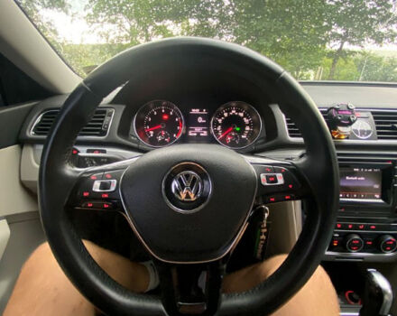 Серый Фольксваген Пассат, объемом двигателя 1.8 л и пробегом 96 тыс. км за 12200 $, фото 6 на Automoto.ua