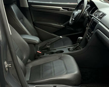 Серый Фольксваген Пассат, объемом двигателя 1.8 л и пробегом 255 тыс. км за 12500 $, фото 43 на Automoto.ua