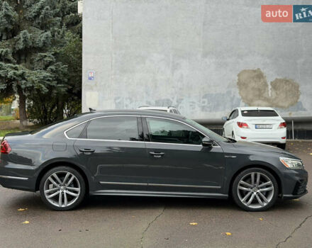 Серый Фольксваген Пассат, объемом двигателя 1.8 л и пробегом 189 тыс. км за 11800 $, фото 18 на Automoto.ua