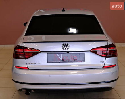 Серый Фольксваген Пассат, объемом двигателя 1.8 л и пробегом 180 тыс. км за 14800 $, фото 12 на Automoto.ua