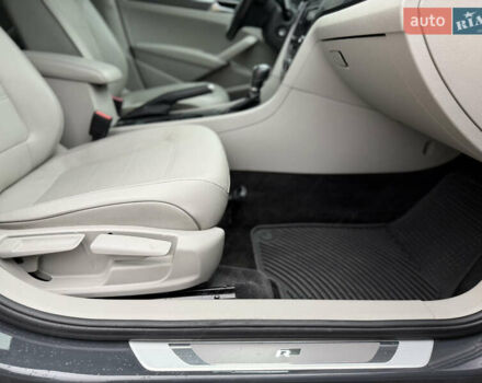 Серый Фольксваген Пассат, объемом двигателя 1.8 л и пробегом 189 тыс. км за 11800 $, фото 64 на Automoto.ua