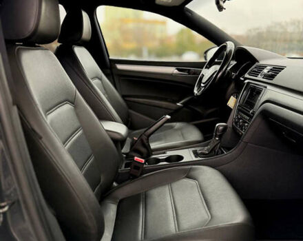 Сірий Фольксваген Пассат, об'ємом двигуна 1.8 л та пробігом 176 тис. км за 11799 $, фото 21 на Automoto.ua