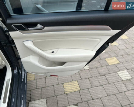 Сірий Фольксваген Пассат, об'ємом двигуна 2 л та пробігом 177 тис. км за 19850 $, фото 43 на Automoto.ua