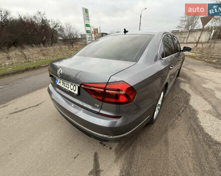 Серый Фольксваген Пассат, объемом двигателя 1.78 л и пробегом 158 тыс. км за 13000 $, фото 4 на Automoto.ua