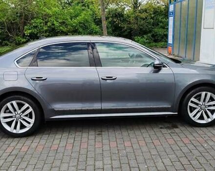 Серый Фольксваген Пассат, объемом двигателя 1.8 л и пробегом 64 тыс. км за 18000 $, фото 7 на Automoto.ua