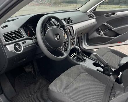 Серый Фольксваген Пассат, объемом двигателя 1.8 л и пробегом 176 тыс. км за 12800 $, фото 9 на Automoto.ua